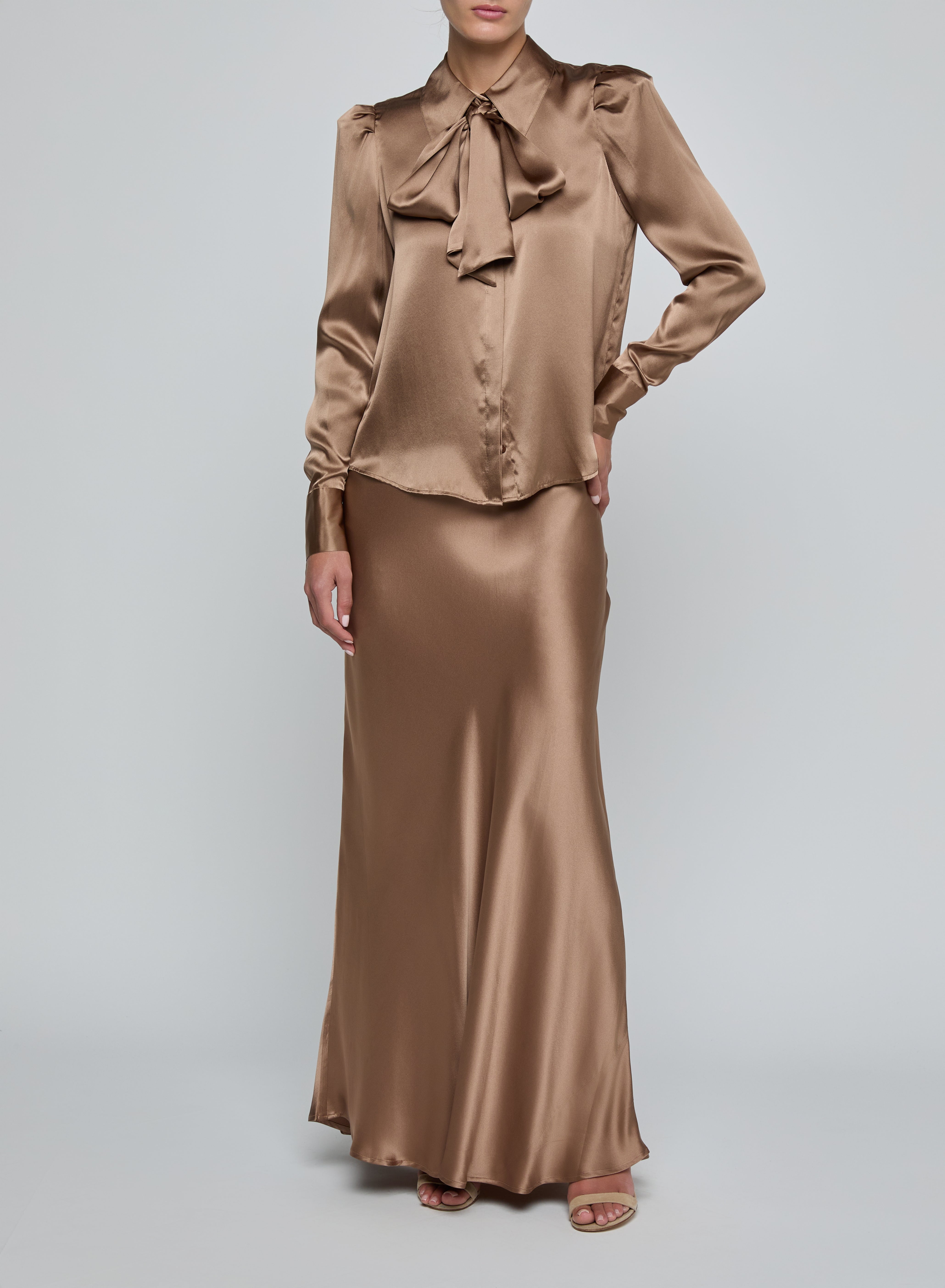 HONEY TIE NECK BLOUSE