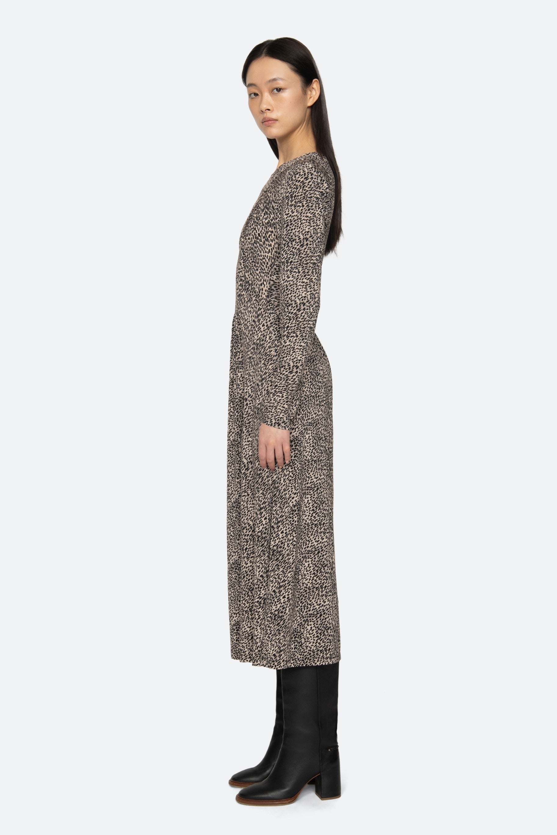 CHARLIZE PRINT L/SLV CREW DRESS (D2)