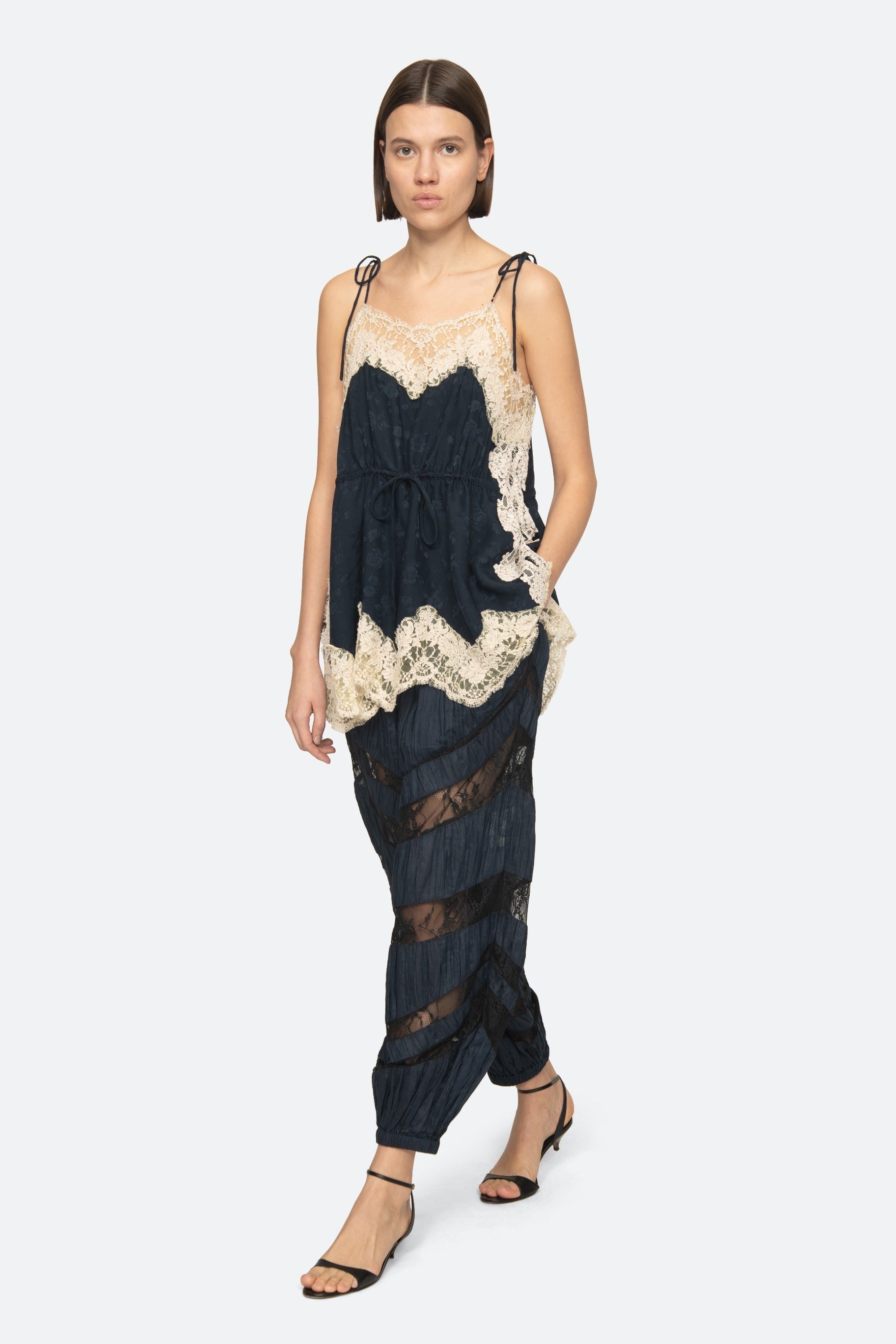 SHAY LACE TIE CAMISOLE (D1)