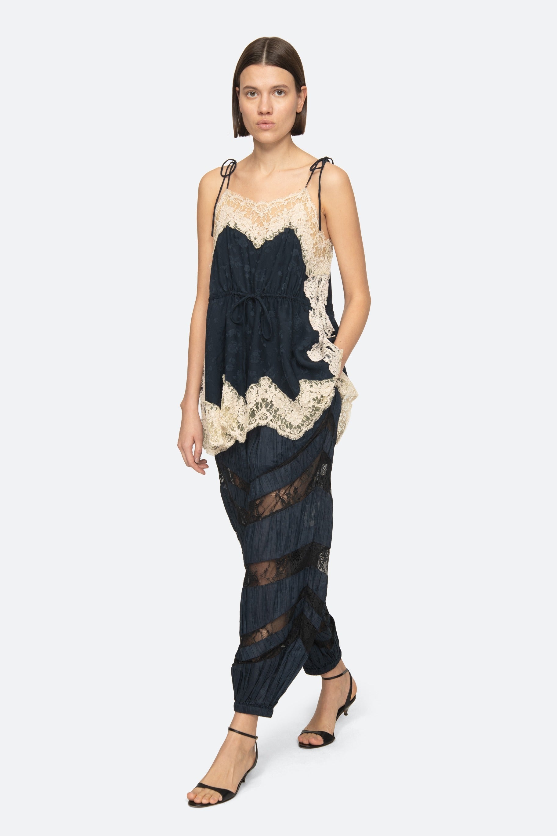 SHAY LACE TIE CAMISOLE (D1)