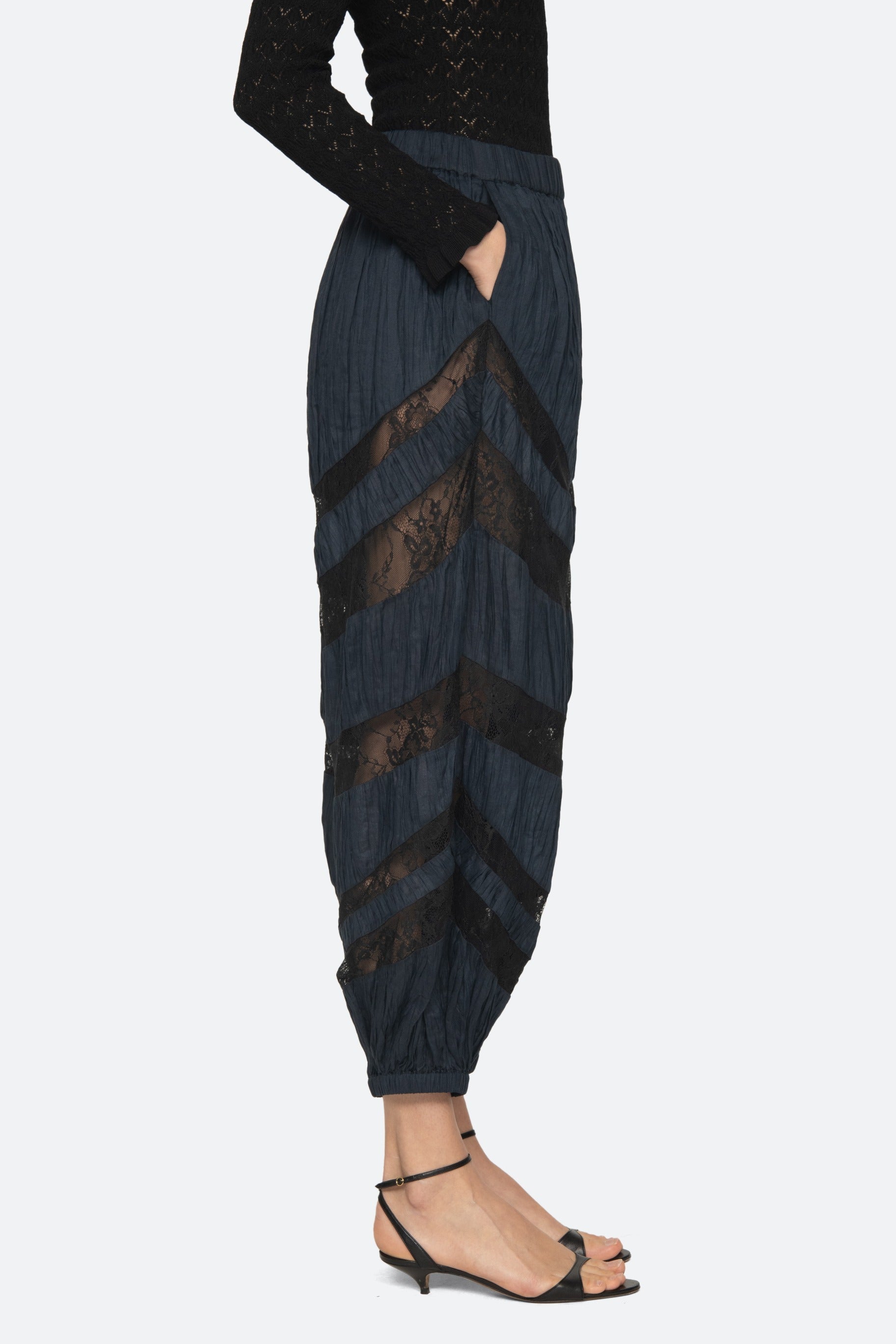 MARGARET SOLID BALLOON PANTS (D1)