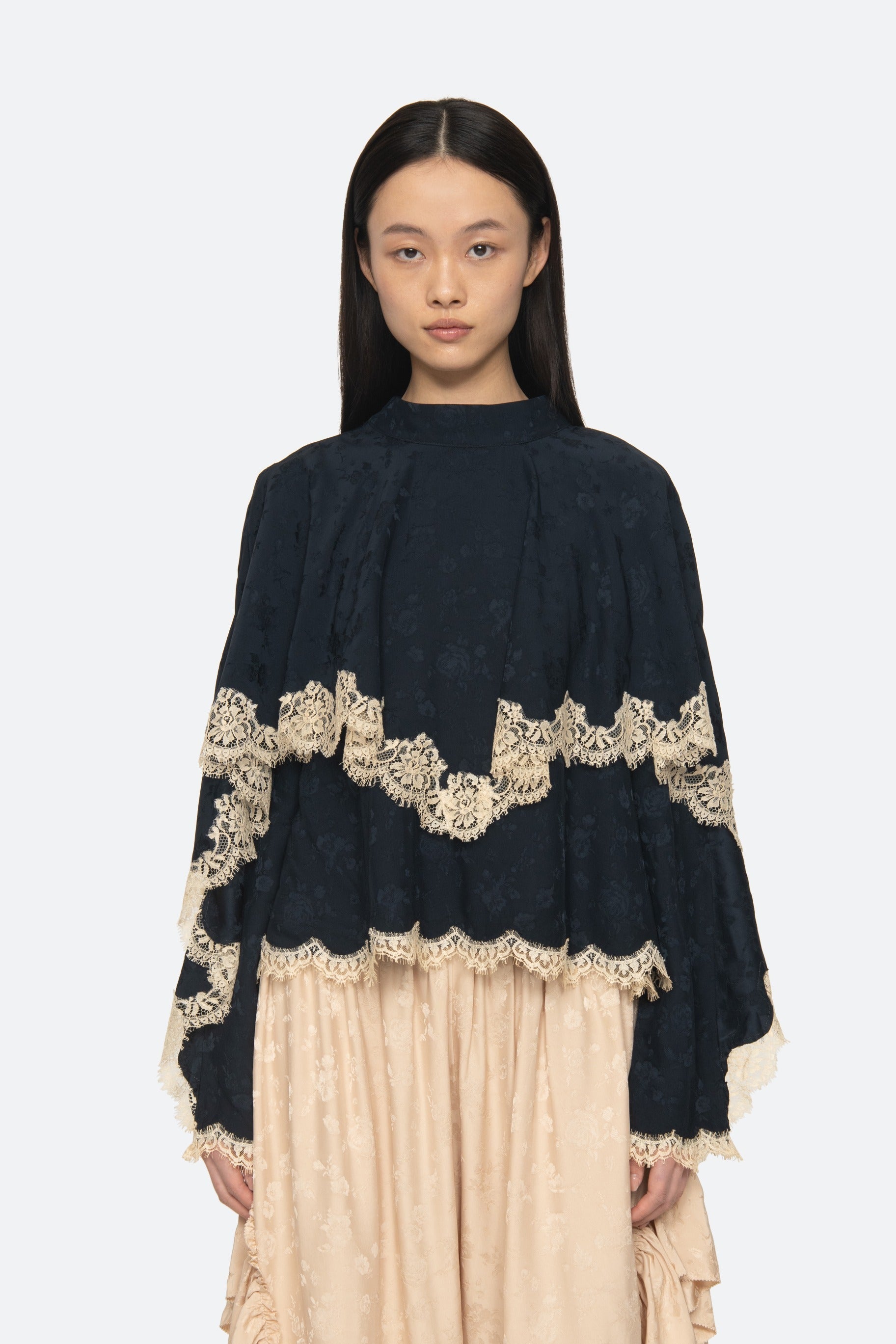SHAY LACE L/SLV TOP (D1)