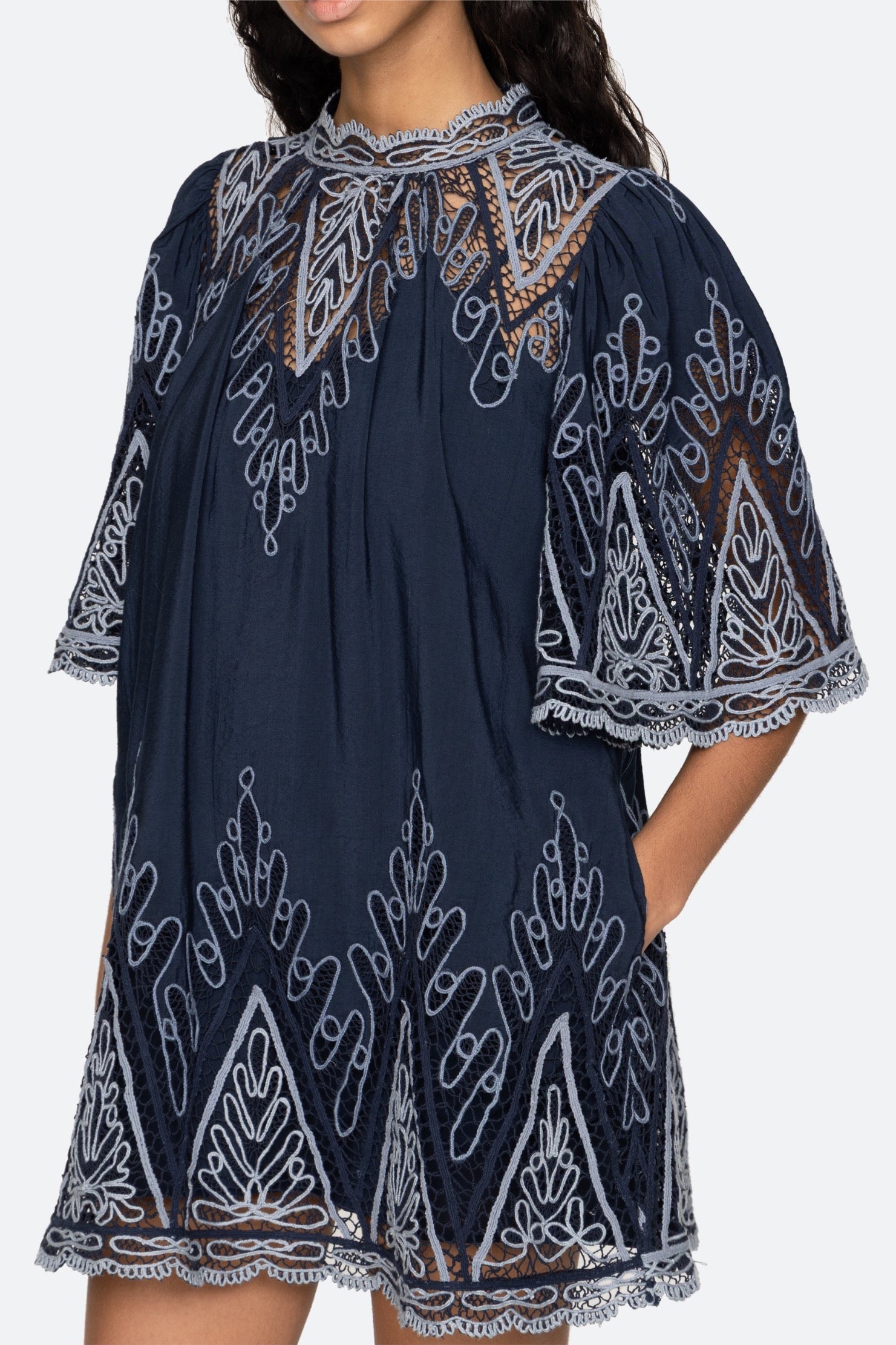 VALI EMB MINI DRESS (D2)