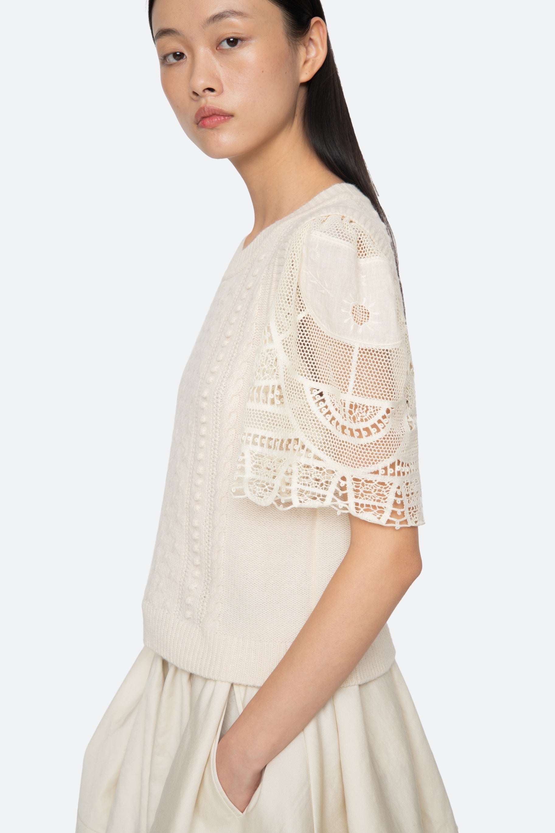 ALINA LACE COMBO SLV SWEATER (D2)