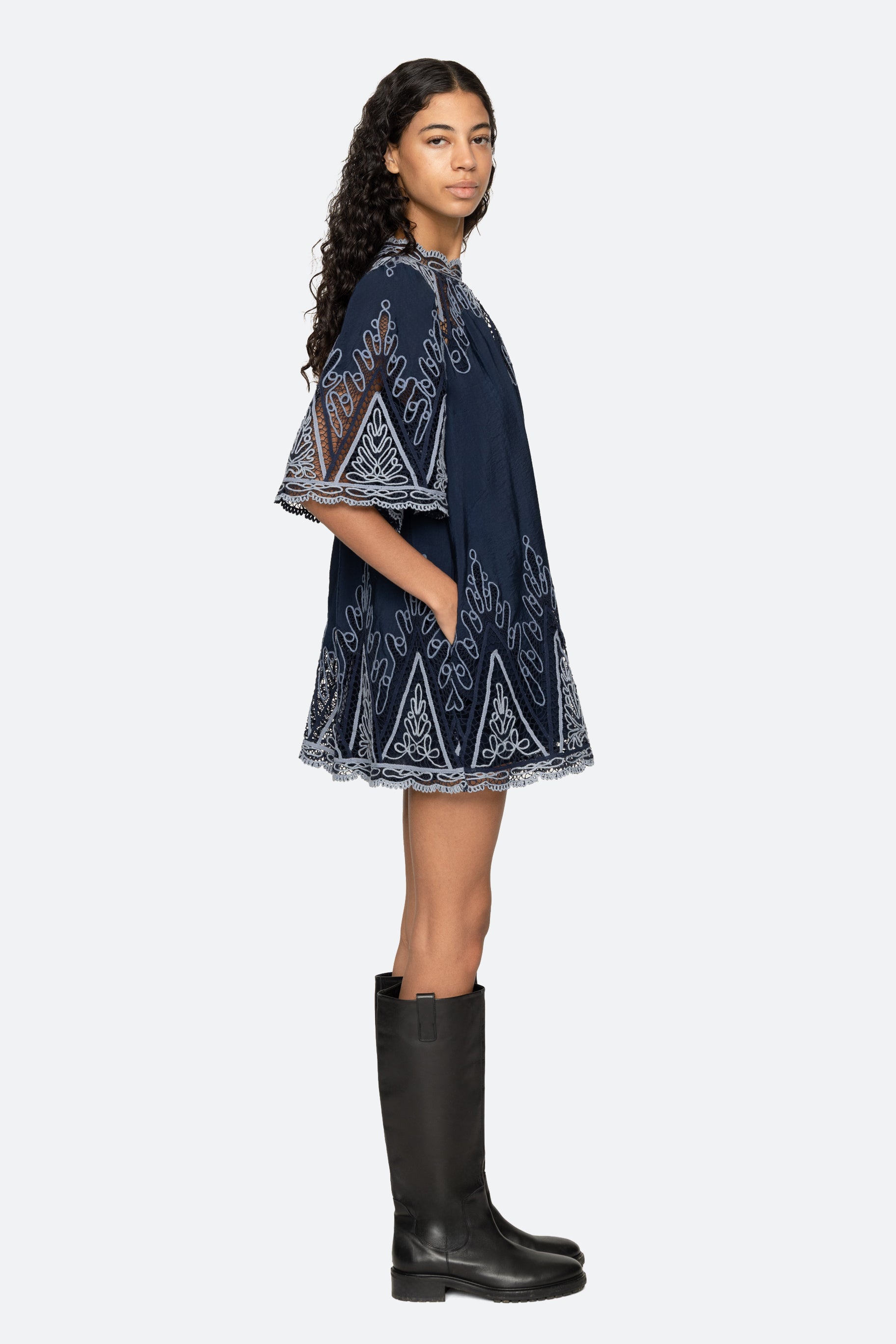 VALI EMB MINI DRESS (D2)